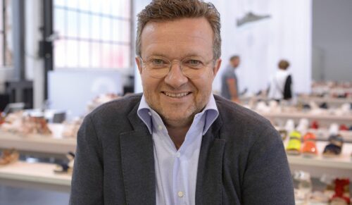 Achim Gabor, Gabor Shoes AG: „Ich erwarte, dass Petrus der Branche 2019 endlich mal wieder hold ist. Wir sollten unsere Produkte nicht mehr unter Wert verkaufen. Digitalisierung, Casualisierung und die weitere Verschiebung der Vertriebswege werden dominierende Themen bleiben.“