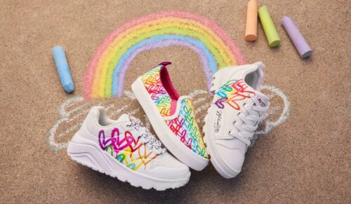 Das ikonische Lovewall-Herzdesign von JGoldcrown ziert die Skechers-Kollektion. (Foto: Skechers)