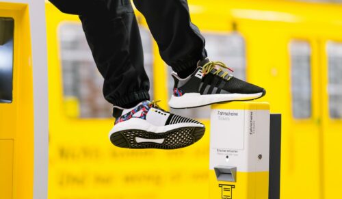 BVG-Sneaker mit eingearbeiteter Fahrkarte (Foto: Adidas)