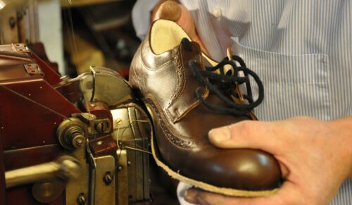 Für die Füße nur das Beste - Schuhe nach Maß (Foto: BIBB)