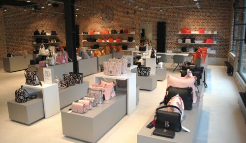 Der Lederwarenspezialist Müller Meirer stellte die Bogner Taschen-Kollektion für F/S 2019 im neu gestalteten Showroom in der Heyne-Fabrik in Offenbach vor.