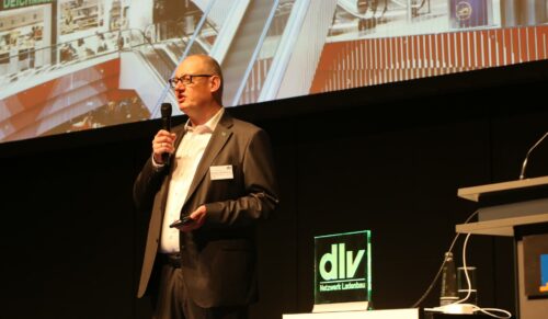 DLV-Vizepräsident Carsten Schemberg führte als Moderator durch den Abend (Foto: Dlv)
