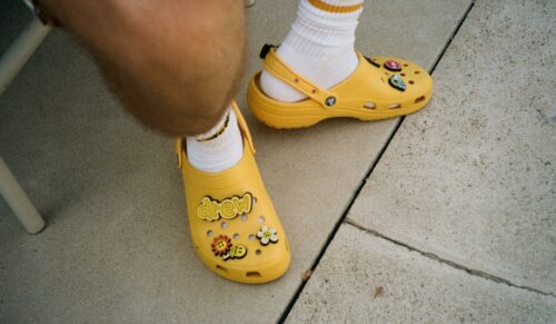 Crocs launcht Kollektion mit Justin Bieber. (Foto: Crocs)