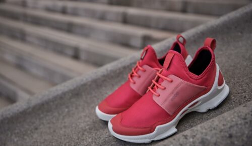 Limited Edition: Ecco launcht den futuristischen Sneaker Biom C in knalligen Neonfarben. (Foto: Ecco)