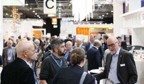 Volle Hallen auf der Eurocis 2022 (Foto: Messe Düsseldorf/Constanze Tillmann)