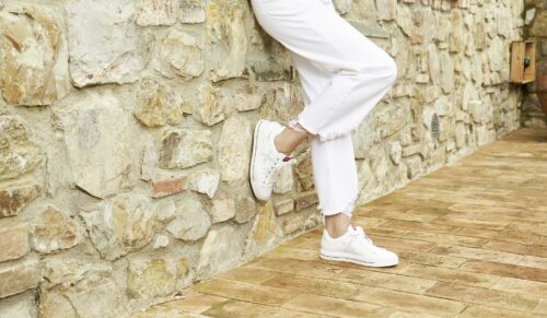 Frauke Ludowig trägt den Ara „Health Angels“-Sneaker. (Foto: Ara)