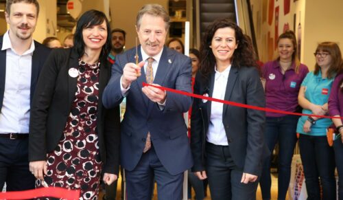 Hema-Store-Eröffnung in Dortmund: (v.l.) Bernd Munkelt, Beatrice Schnell, Hans van den Heuvel und Claudia Antic (Foto: Hema/Ast Jürgens)