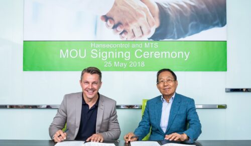 Vertragsunterzeichnung in Hongkong: Lutz Lehmann, CEO der Hermes Hansecontrol Group und Byung Won Park, Chairman und CEO von MTS (Foto: Hermes Hansecontrol)