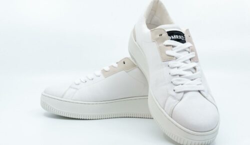 Die ONCS-Sneaker von Komrads bestehen aus einer umweltfreundlichen Faser, die aus recyceltem Plastikmüll hergestellt wird. (Foto: Komrads)