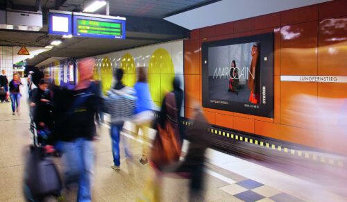 Marc Cain-Außenwerbung am Jungfernstieg in Hamburg (Foto: Marc Cain)