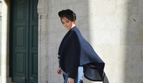 Die Mode-Trends Herbst/Winter 2019 setzen auf feminine Silhouetten, starke Muster und mutige Farben. (Foto: Tamara Bellis via Unsplash)