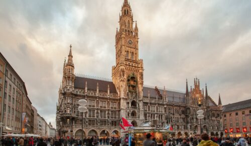 Marienplatz in München (Foto: Sergey Mind/Unsplash)