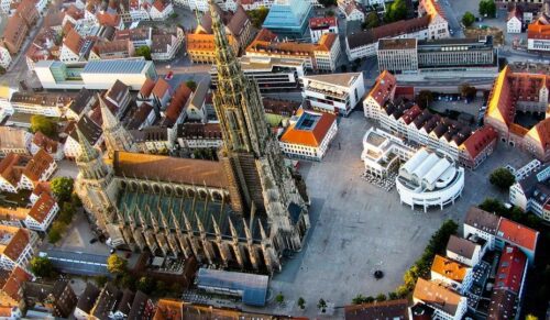 In Ulm hinken die innerstädtischen Passantenfrequenzen entlang der Toplagen laut den Zahlen von Hystreet für den Juni gegenüber 2019 noch um rund 15% hinterher. (Foto: Pixabay)