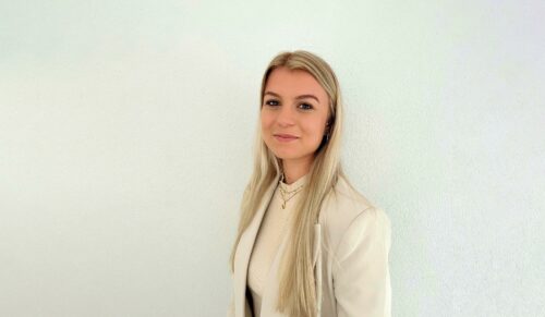 Vivien Heller ist seit Oktober 2021 als Projektmanagerin Onlinemedien und Content bei SABU tätig. (Foto: SABU)