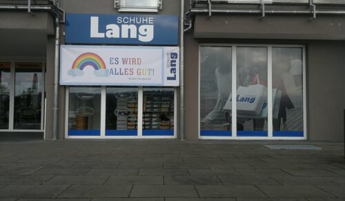 Schuhhaus Lang in Merzig lässt sich den Mut nicht nehmen. (Foto: Schuhhaus Lang)