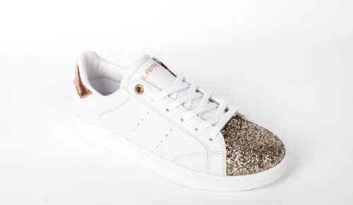 Romy - weißer Sneaker mit Glitzerkappe in Gold (Foto: Suri Frey)