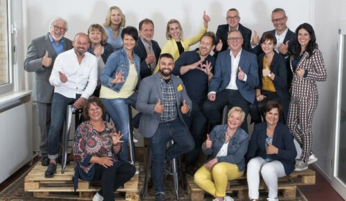 Das Solidus-Team freut sich über des neue Logistikzentrum. (Foto: Solidus)