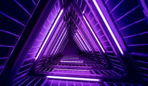 Dunkles Violett wurde von Pantone zur Farbe des Jahres 2018 erklärt. (Foto: Unsplash)