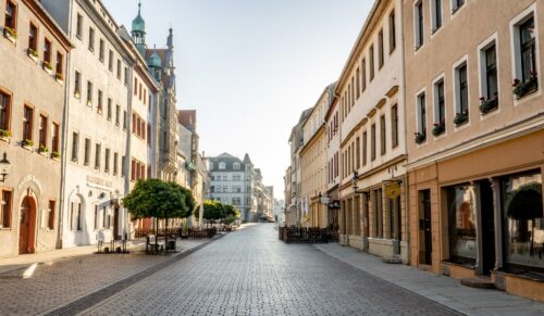 Im Falle einer Ausgangssperre müssen Bürgerinnen und Bürger an ihrem Wohnort bleiben. (Foto: Sangga Rima Roman Selia/Unsplash)