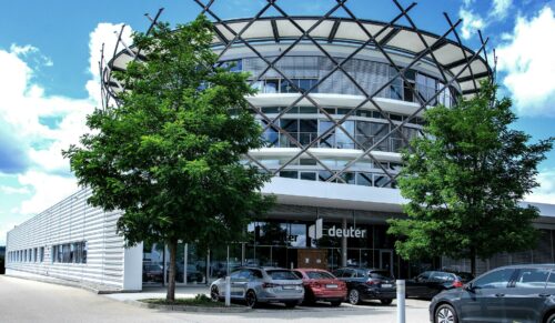 Der Deuter-Hauptsitz in Gersthofen (Foto: Deuter)