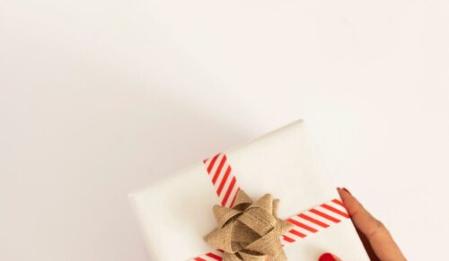 Shopping für das Fest der Liebe: Die Kunden setzen auf den Fachhandel. (Foto: Unsplash)
