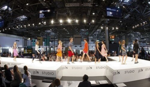 Düsseldorf, DEU. 30.07.2014. GDS Global Destination for Shoes and Accessories. Halle 9. Studio Show Belles Rebelles. Foto: Constanze Tillmann, Exploitation right Messe Duesseldorf, M e s s e p l a t z, D-40474 D u e s s e l d o r f, www.messe-duesseldorf.de; eine h o n o r a r f r e i e  Nutzung des Bildes ist nur fuer journalistische Berichterstattung, bei vollstaendiger Namensnennung des Urhebers gem. Par. 13 UrhG (Foto: Messe Duesseldorf / ctillmann) und Beleg moeglich; Verwendung ausserhalb journalistischer Zwecke nur nach schriftlicher Vereinbarung mit dem Urheber; soweit nicht ausdruecklich vermerkt werden keine Persoenlichkeits-, Eigentums-, Kunst- oder Markenrechte eingeraeumt. Die Einholung dieser Rechte obliegt dem Nutzer; Jede Weitergabe des Bildes an Dritte ohne  Genehmigung ist untersagt | Any usage and publication only for editorial use, commercial use and advertising only after agreement; unless otherwise stated: no Model release, property release or other third party rights available; royalty free only with mandatory credit: photo by Messe Duesseldorf]