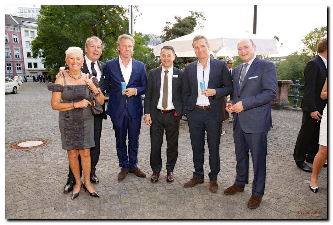 Linda Öder, Michael Brumme, Thorsten Hermelink, Heinrich Traude, Christian Moritz und Martin Hübner - schuhkurier AWARD 2014 im K21 in Düsseldorf