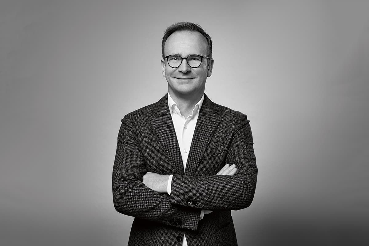Jens Beining, Wortmann: „Ich bin mir sicher, dass auch 2019 wieder ein sehr herausforderndes Jahr wird. Unsere Branche unterliegt einem langen, grundlegenden strukturellen Wandel. Bei allen Veränderungen dürfen wir jedoch nicht Gefahr laufen, den Verbraucher aus den Augen zu verlieren. Darüber hinaus müssen wir deutlich innovativer werden. Wenn weniger Bedarf vorhanden ist, sind mehr denn je Innovationen gefragt.“