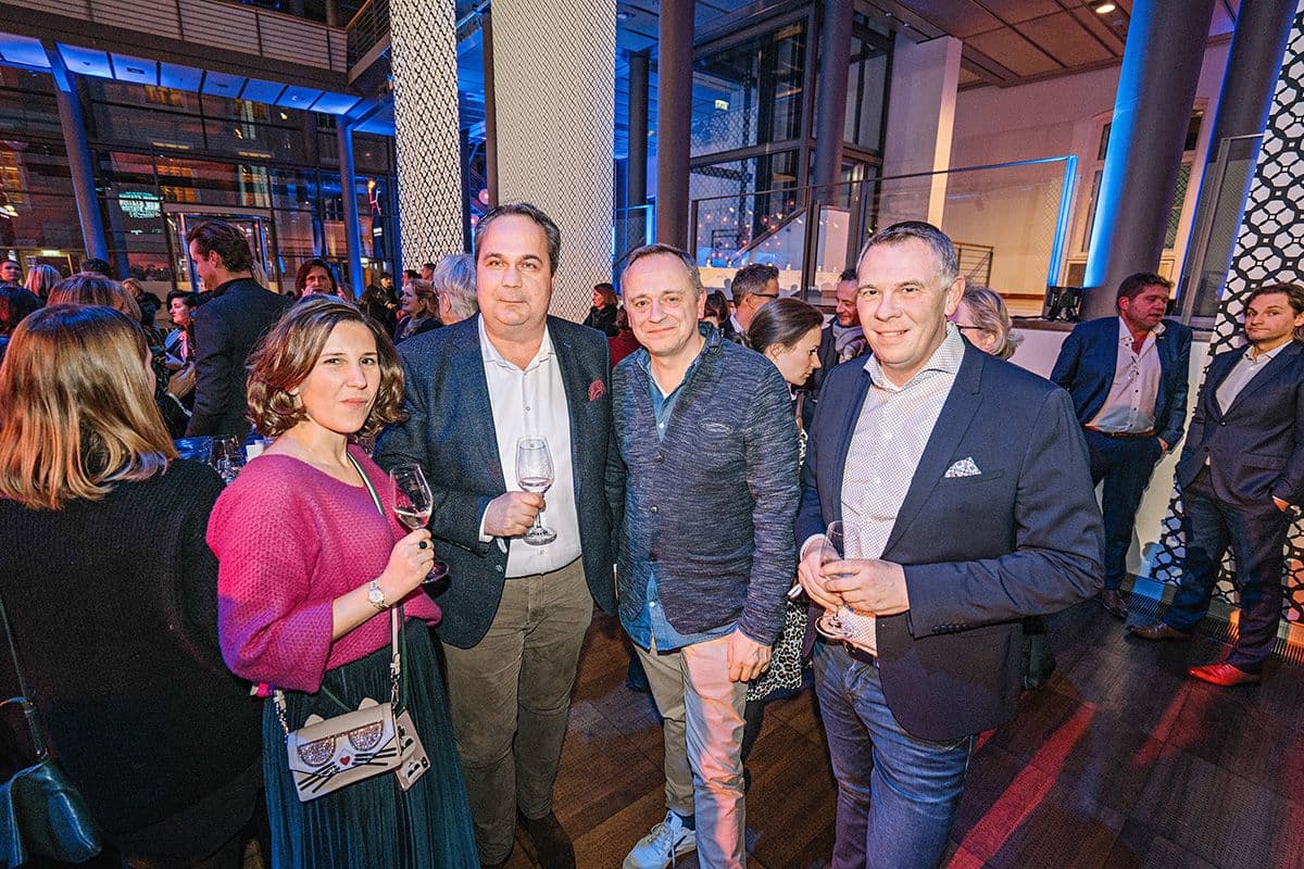 (v.l.n.r.) Daniela Drabert (Hagemeyer), Wolfram Schur (Dodenhof), Christian Heinrici (TextilWirtschaft) und Jens Ristedt (Ristedt) (Foto: Marc Cain)