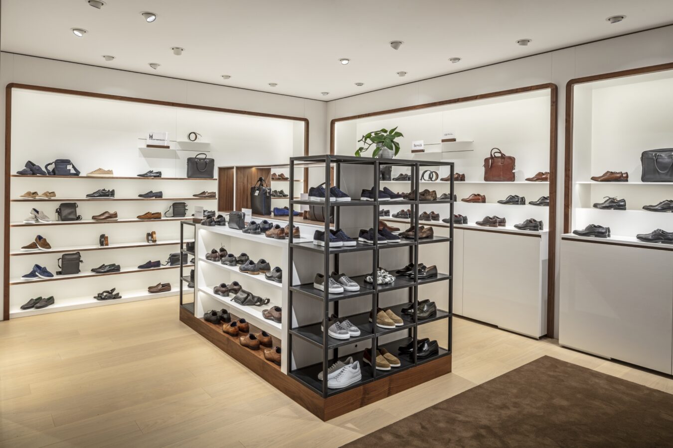 Aeschbach präsentiert sich in Genf in seinem neuen Flagship Store (Fotos: Ansorg/ Boris Golz)