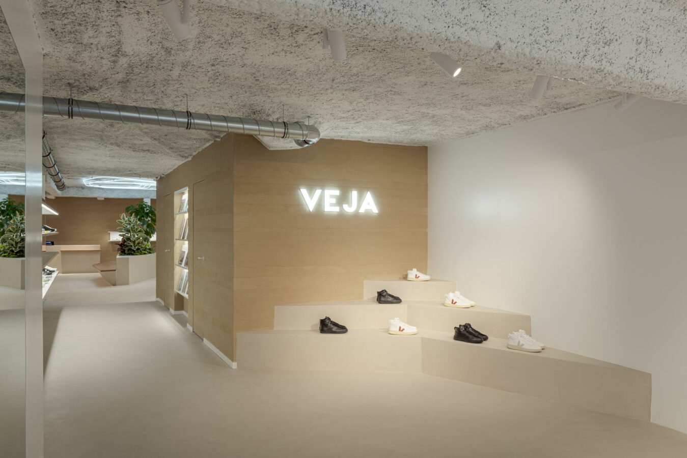 Der neue Veja-Store in Paris-Montmartre basiert auf minimalistischer Architektur und nachhaltigen Materialien. (Foto: Nodal+Antoine Huot)