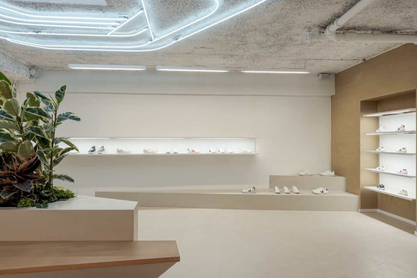 Der neue Veja-Store in Paris-Montmartre basiert auf minimalistischer Architektur und nachhaltigen Materialien. (Foto: Nodal+Antoine Huot)