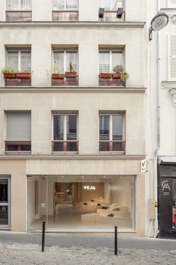 Der neue Veja-Store in Paris-Montmartre basiert auf minimalistischer Architektur und nachhaltigen Materialien. (Foto: Nodal+Antoine Huot)