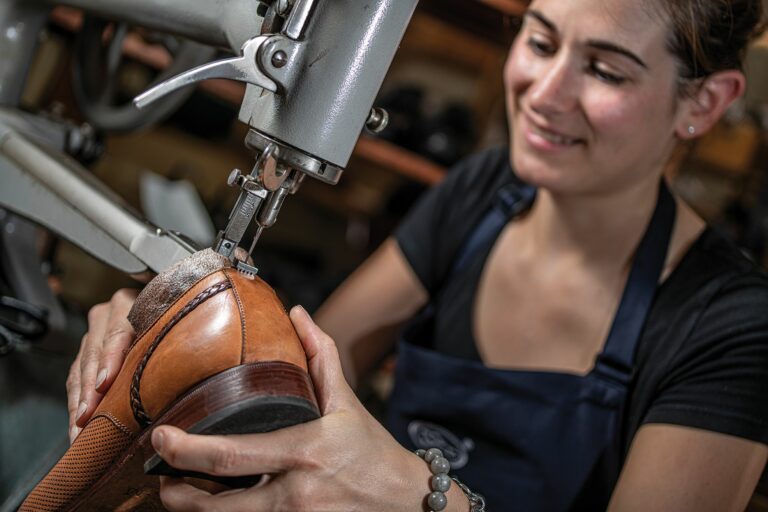 Shoedoc setzt sich dafür ein, Schuhe zu reparieren, statt sie wegzuwerfen. (Foto: Shoedoc)