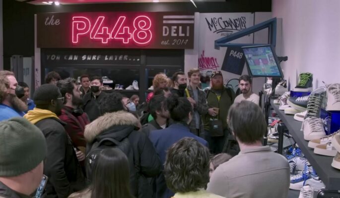Die Pop-Up-Pokémon-Arena in der New Yorker Filiale des Sneaker-Stores P448. (Foto: WolfeVCG via Youtube)