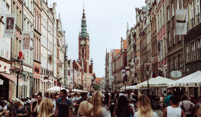 Vor allem die höheren Umsatzklassen konnten im zweiten Pandemiejahr aufholen. (Foto: Freestocks)