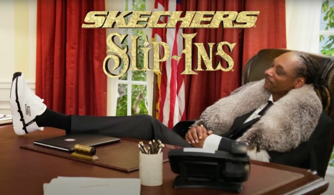 Skechers bewarb die Slip-In-Linie zum Super Bowl mit Snoop Doog. (Screenshot: Skechers via Youtube)
