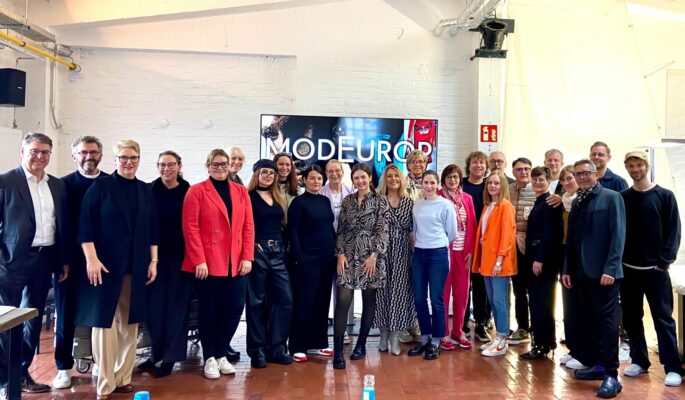Im Areal Böhler in Düsseldorf traf man sich zur Besprechung der neuen Modeurop Colour Card. (Foto: DSI)