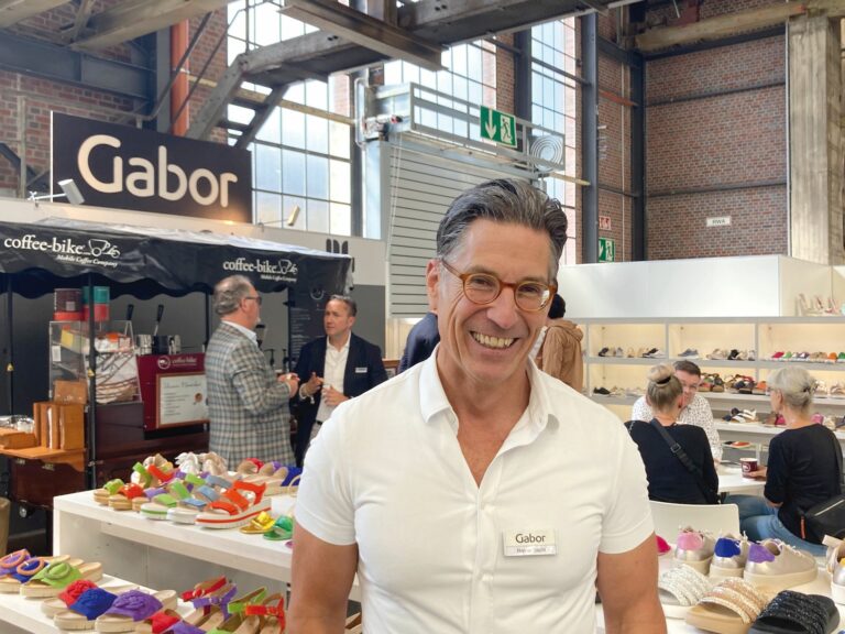 Rainer Bachl, Gabor (Foto: Redaktion), freut sich über die gute Stimmung im Handel