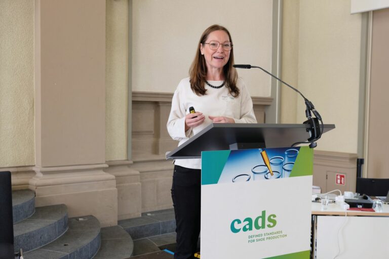 Dr. Kerstin Stechemesser ist beim Umweltbundesamt verantwortlich für die Vergabe des Blauen Engels und des EU-Ecolabels für Schuhe. (Foto: Cads)