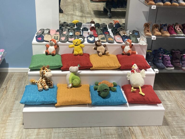 Das Schuhhaus positioniert sich als Anbieter für die ganze Familie. (Foto: Redaktion)