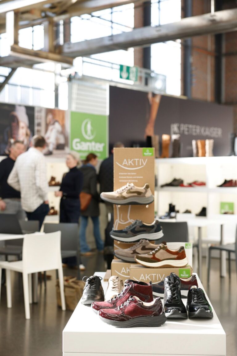 Der Sneaker ist Sportschuh und zugleich Problemlöser. (Foto: Igedo Exhibitions)
