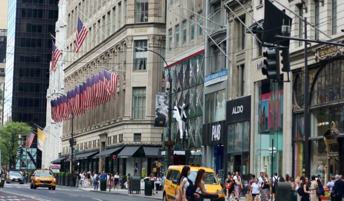 Shopping in den USA wird teurer. (Foto: Lo Lindo/Unsplash)
